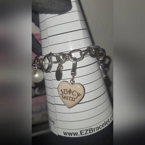 JUICY COUTURE LIMITED EDITION 2008BRACELET ✨️W/ 5 RARE JUICY COUTURE CHARM⚘️ - Picture 4 of 17